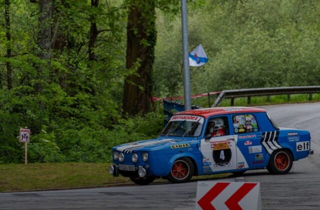 Rimini tappa della Transitalia Marathon, auto storiche in città