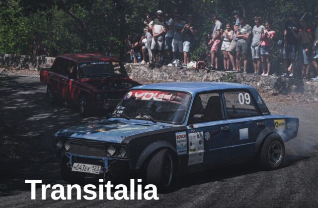 Rimini tappa della Transitalia Marathon, auto d’epoca in città