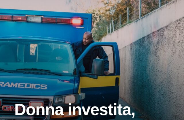 Donna travolta da un’auto: trasportata in gravi condizioni al Bufalini