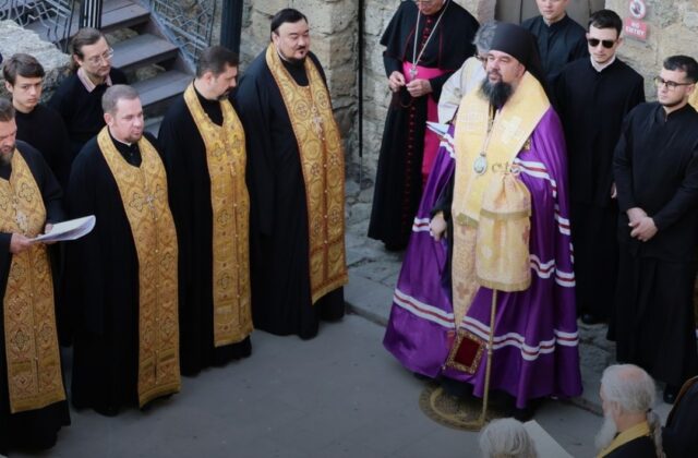 Meeting di Rimini, Zuppi concelebrerà la messa con il Papa