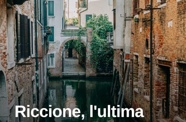 Riccione, l’ultima passeggiata storica chiude l’estate