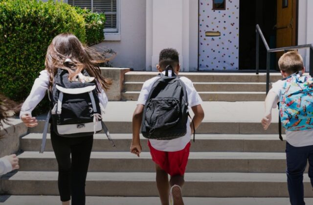 Riparte la scuola: saluti a Cattolica, mensa nuova a Misano