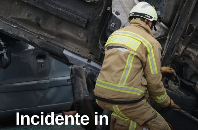 Schianto in A14, auto si ribalta: ferita una donna