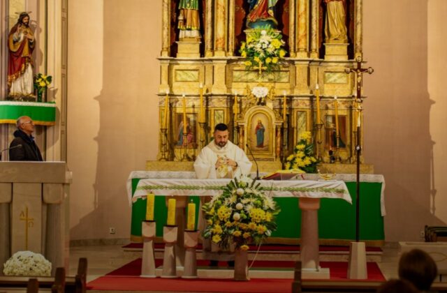 Viserba Monte accoglie il nuovo parroco don Giuseppe Arcangeli