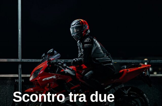 Scontro tra due moto in via Santa Chiara, due feriti
