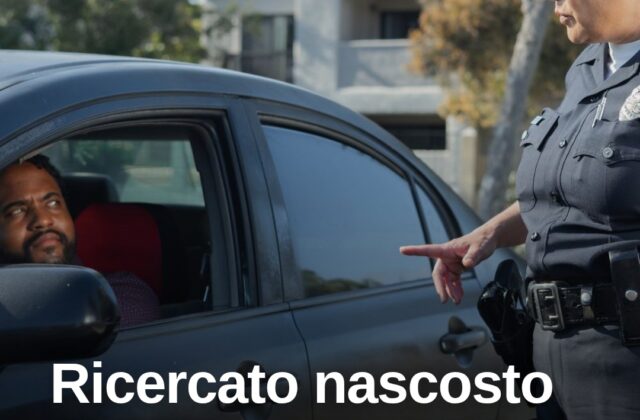 Abbandona auto rubata e si nasconde in casa: preso ricercato