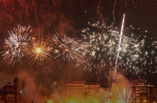 A Rimini torna lo spettacolo dei fuochi d’artificio sul mare